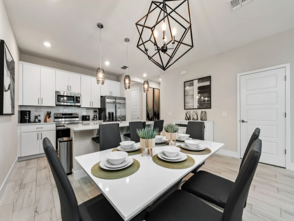 Luxury Townhouse 3-bedroom - Great Amenities in Reunion